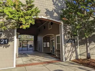 Photo #3: 22330460 Listing