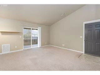 Photo #4: 22331270 Listing