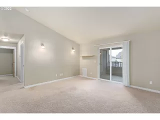 Photo #5: 22331270 Listing