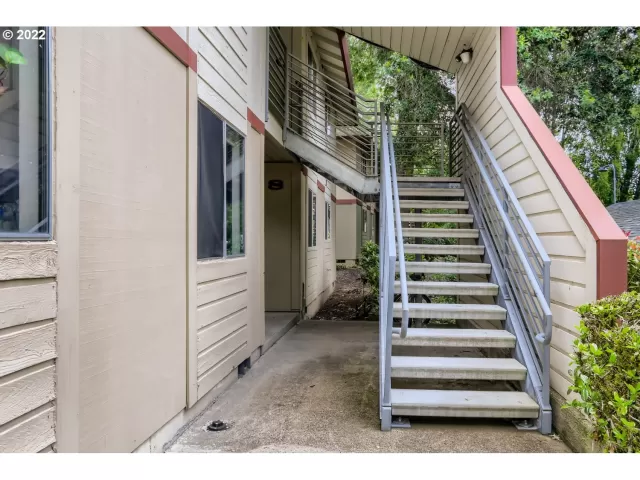 MLS: 22332886 Condo For Sale