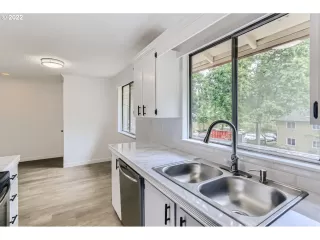 Photo #5: 22332886 Listing 