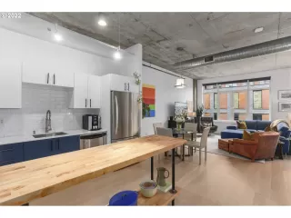 Photo #4: 22334078 Listing