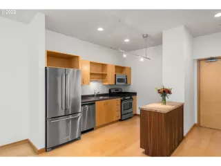 Photo #2: 22334399 Listing