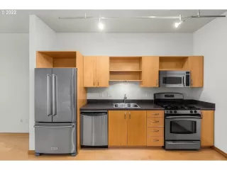 Photo #4: 22334399 Listing