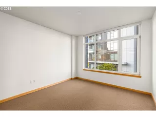 Photo #5: 22334399 Listing