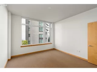 Photo #6: 22334399 Listing