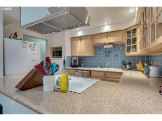 Photo #6: 22334529 Listing 