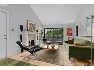 Photo #5: 22334684 Listing