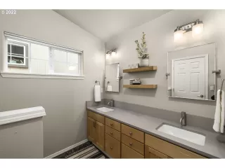 Photo #1: 22335847 Listing