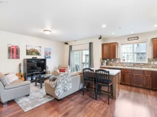 Photo #4: 22336026 Listing 