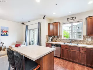 Photo #5: 22336026 Listing 