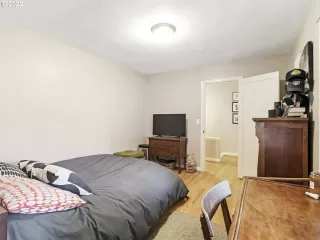 Photo #5: 22336477 Listing