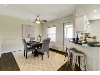 Photo #6: 22336595 Listing