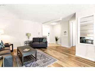 Photo #5: 22336827 Listing 