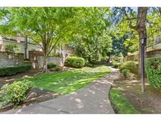 Photo #6: 22337140 Listing