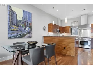 Photo #5: 22337684 Listing 