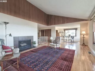 Photo #2: 22338469 Listing