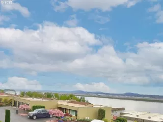 Photo #5: 22338469 Listing