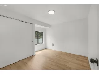 Photo #3: 223390233 Listing