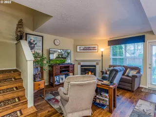 Photo #6: 22340589 Listing