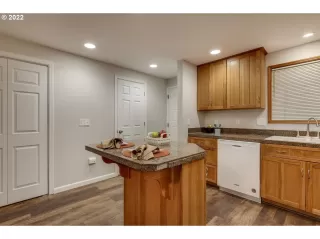 Photo #2: 22340871 Listing