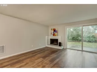 Photo #4: 22340871 Listing