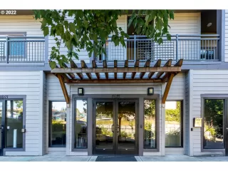 Photo #2: 22342158 Listing