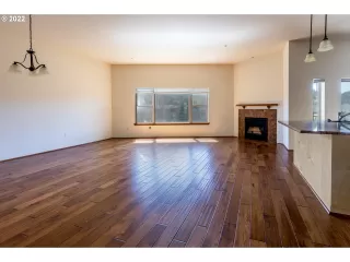 Photo #3: 22342158 Listing