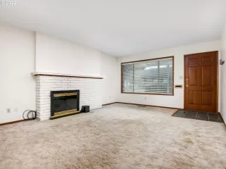 Photo #4: 22342192 Listing