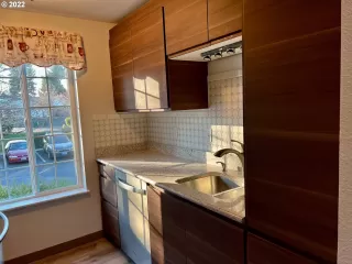 Photo #4: 22342344 Listing