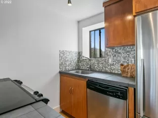 Photo #6: 22342647 Listing