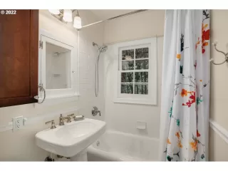 More Details about MLS # 22342911 : 2533 NW MARSHALL ST 106