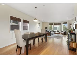 Photo #5: 22343052 Listing