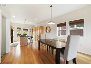 Photo #6: 22343052 Listing