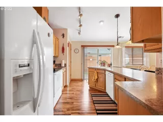 Photo #2: 22343215 Listing 