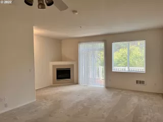 Photo #4: 22343813 Listing