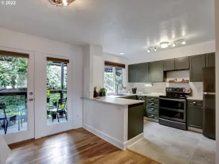 Photo #5: 22345237 Listing