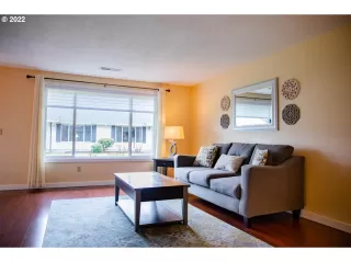 Photo #5: 22345969 Listing