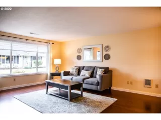 Photo #6: 22345969 Listing