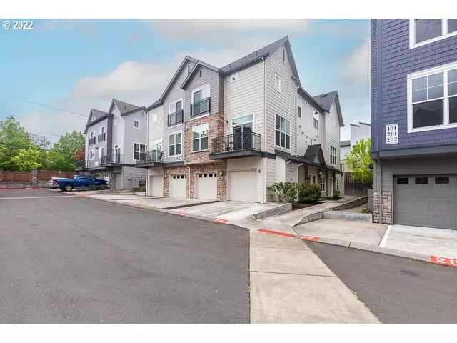 MLS: 22346395 Condo For Sale