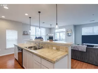 Photo #3: 22346395 Listing