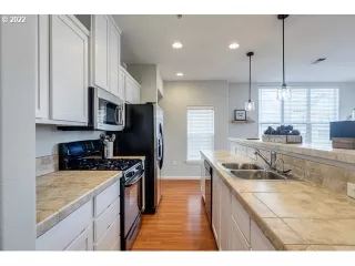 Photo #4: 22346395 Listing