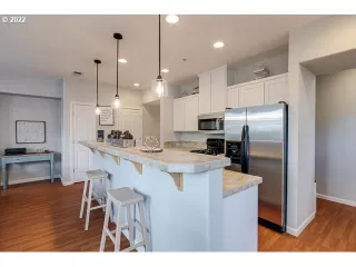 Photo #6: 22346395 Listing