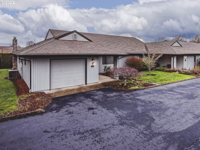 MLS: 22346598 Condo For Sale