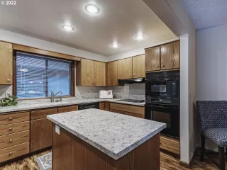 Photo #4: 22346598 Listing