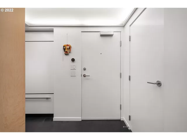 MLS: 22346712 Condo For Sale