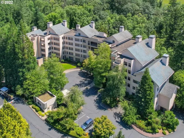 MLS: 22346749 Condo For Sale