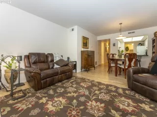 Photo #4: 22346749 Listing