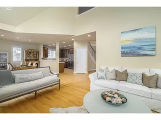 Photo #4: 22346905 Listing