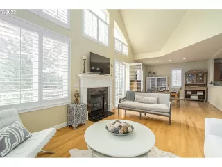 Photo #5: 22346905 Listing